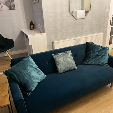 Harris Apartment Montrose Buitenkant foto
