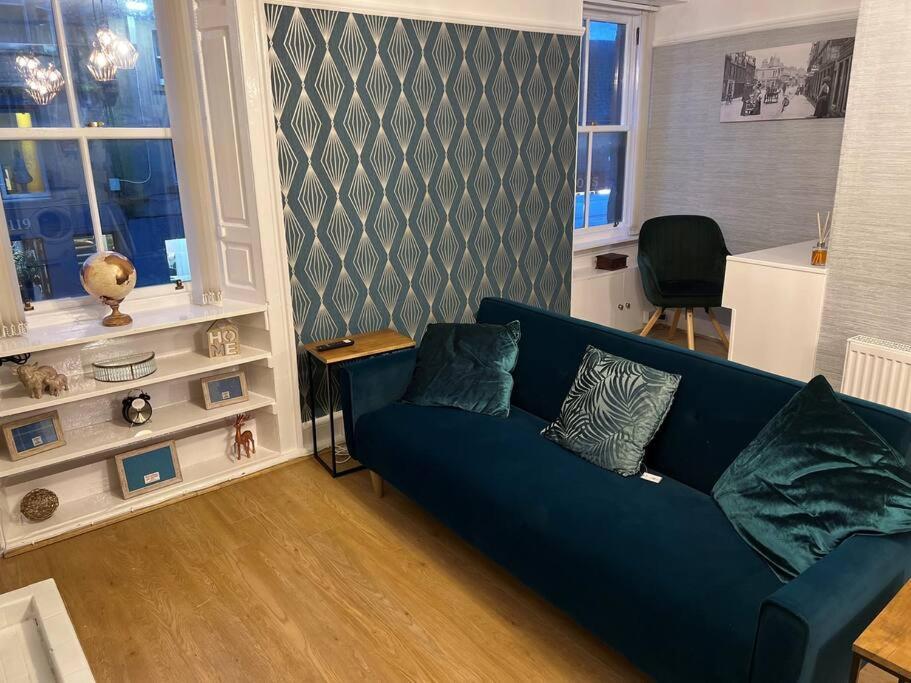 Harris Apartment Montrose Buitenkant foto